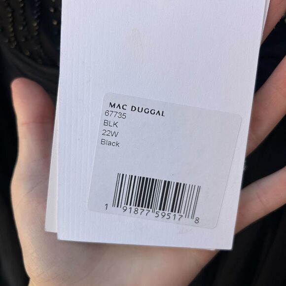 Mac Duggal 67735 Beaded Square Neck Cap Sleeve A-Line Gown Black SZ 22W - Picture 6 of 8